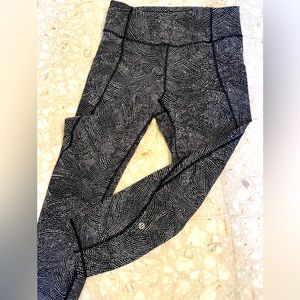 Size 8 Lululemon 7/8 leggings